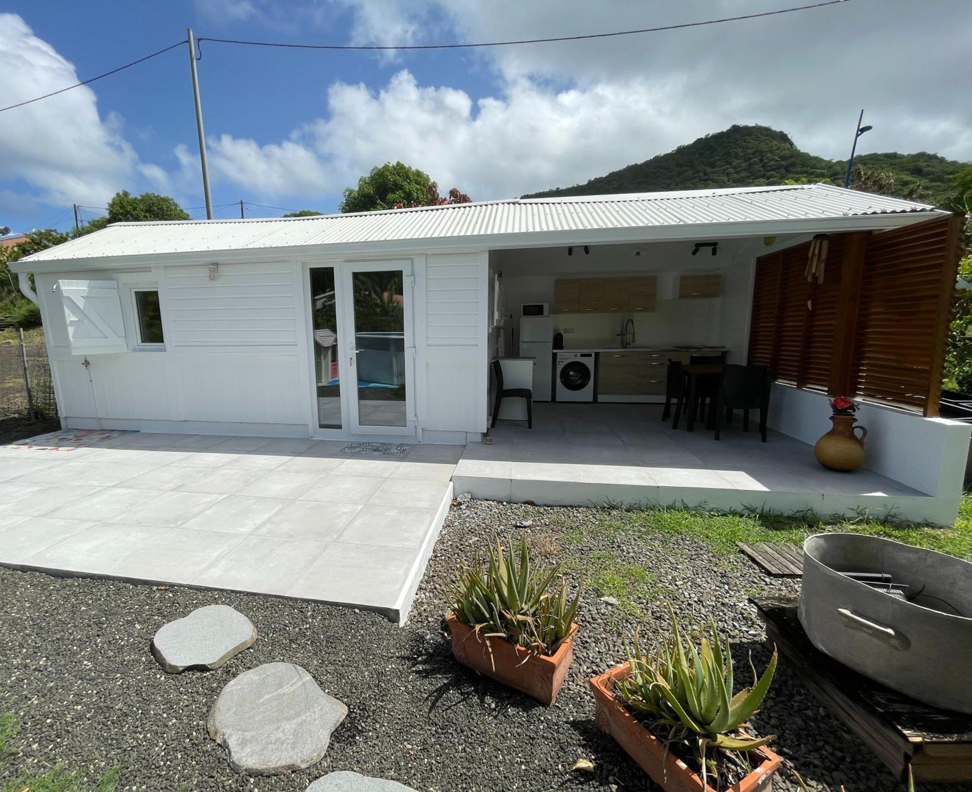 Bungalow "Doussin' Kreyol", Au Calme A 150M De La Plage Grande Anse ภายนอก รูปภาพ